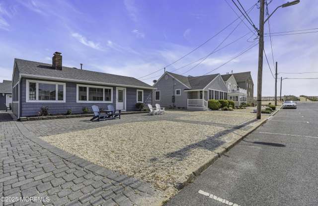 5 Dover Avenue Gallery 2