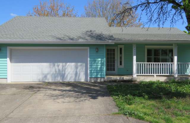 Fantastic 3 Bedroom/ 2 Bath Santa Clara home! - 2455 Kalmia Street, Eugene, OR 97404 Fantastic 3 Bedroom/ 2 Bath Santa Clara home! - 2455 Kalmia Street, Eugene, OR 97404