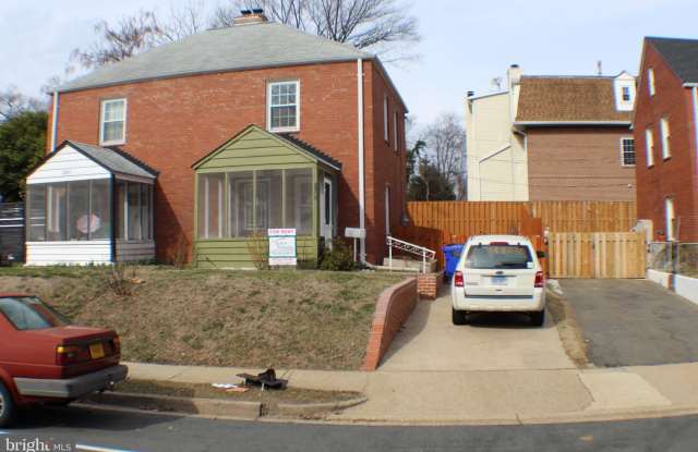 2205 6TH STREET S photos photos