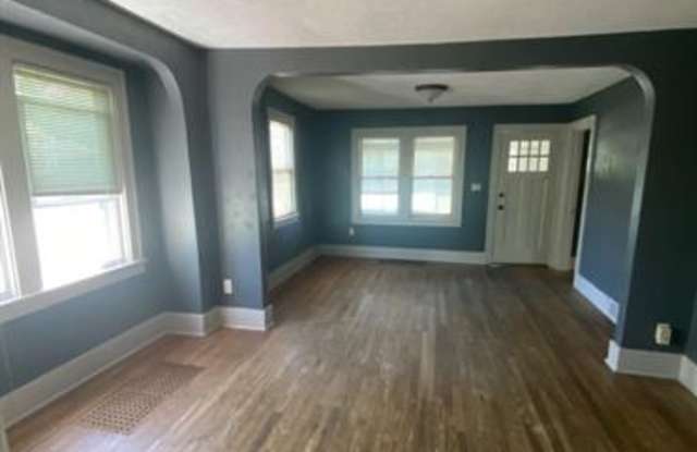 3096 PHILLIPS Avenue Gallery 3