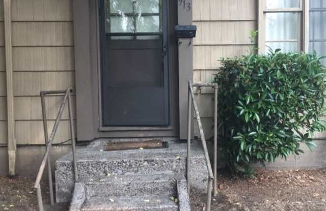 1/2 Off 2nd Month's Rent photos photos