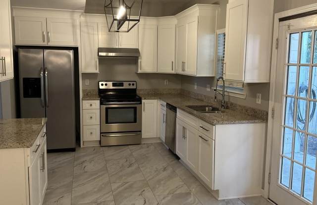 407 CAMBRIAN RIDGE DRIVE Gallery 1