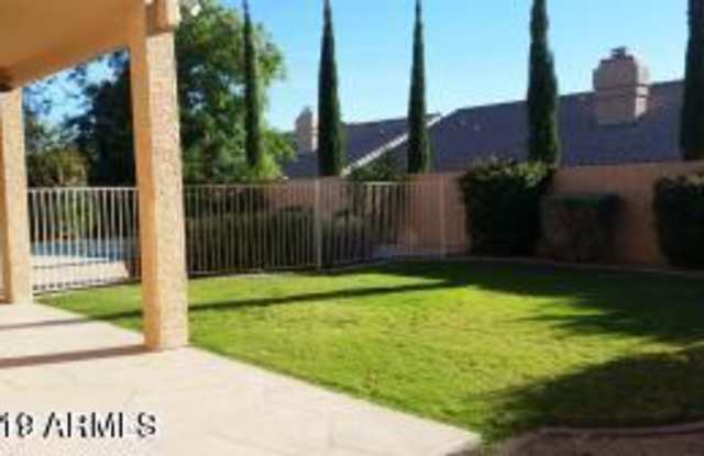 9389 E MAPLE Drive Gallery 3
