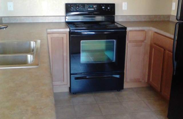 Fantastic! Light and Bright! 1 bed + loft - 1 bath - 9498 Ashbury Circle, Stonegate, CO 80134