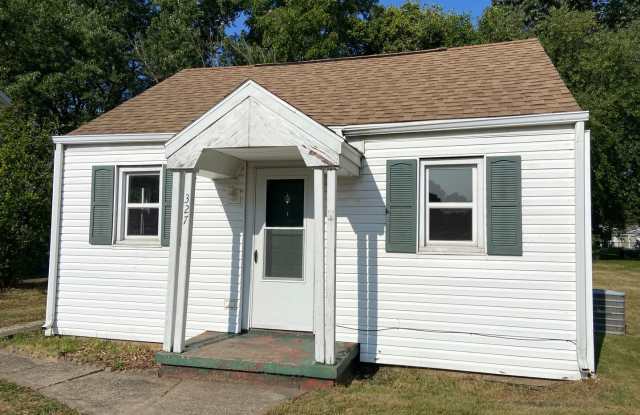 2 Bedroom Home in Mishawaka with Central Air Conditioning! - 327 Harding Avenue, Mishawaka, IN 46544