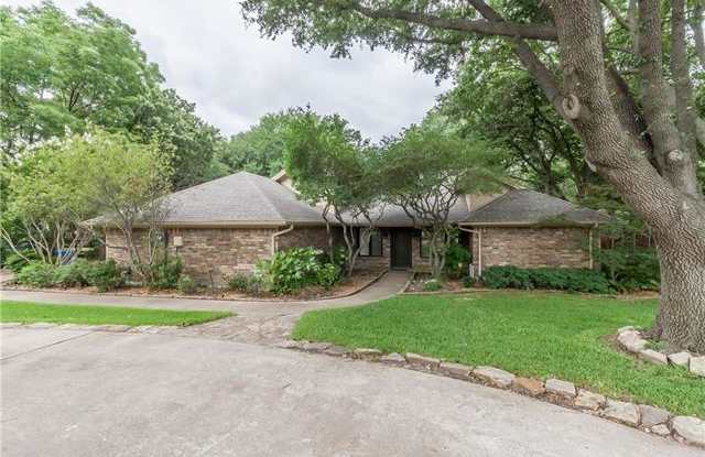 557 Leavalley Lane - 557 Leavalley Lane, Coppell, TX 75019