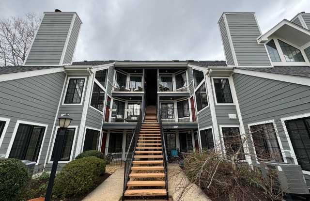 Sophisticated 2 Bed 2 Bath Condo with Loft In Beautiful Tiers at Manchester Lake - Water Included! photos photos