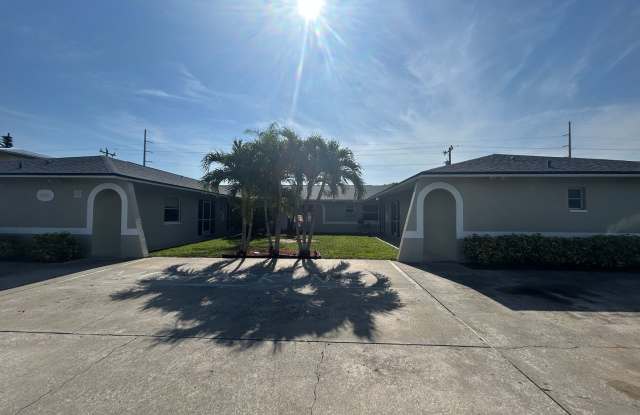 Spacious 2/2 off Del Prado Blvd photos photos