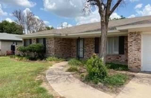 817 Kenwood Drive photos photos