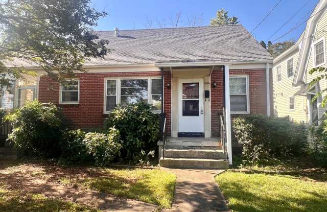 1104 Little High Street - Detached House in Downtown Charlottesville! - 1104 Little High Street, Charlottesville, VA 22902