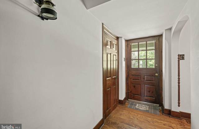 660 STAUFFERS CHURCH Road Gallery 4