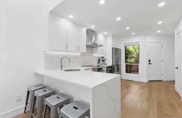 23 Library Avenue Gallery 3