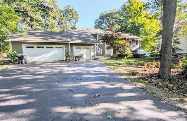 Three Bedroom Home on Austin Lake Gallery 2