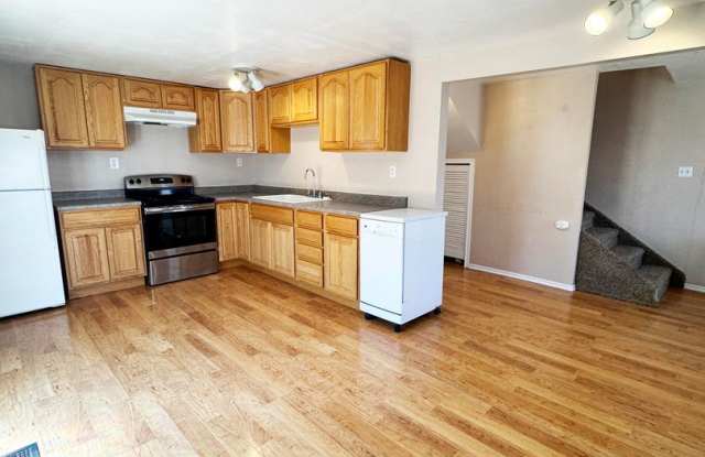 End unit-1 Bedroom/1 Bath Gallery 1