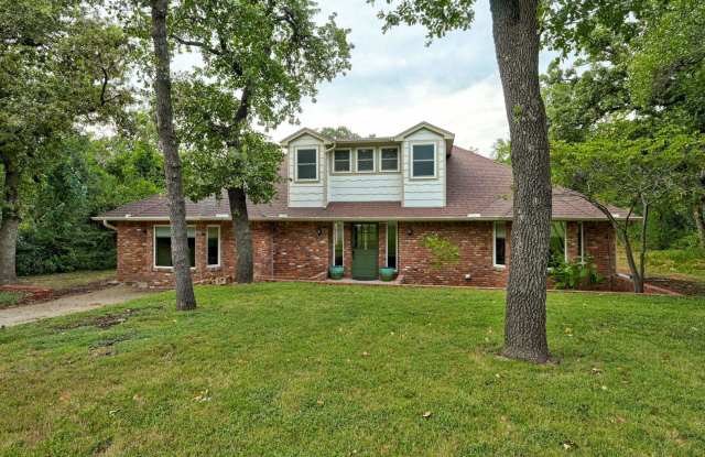 Stunning 3-Bed, 3-Bath Home in the Heart of Edmond! - Lawn Service Provided by owner - 2429 Cedar Oak Drive, Edmond, OK 73013 Stunning 3-Bed, 3-Bath Home in the Heart of Edmond! - Lawn Service Provided by owner - 2429 Cedar Oak Drive, Edmond, OK 73013