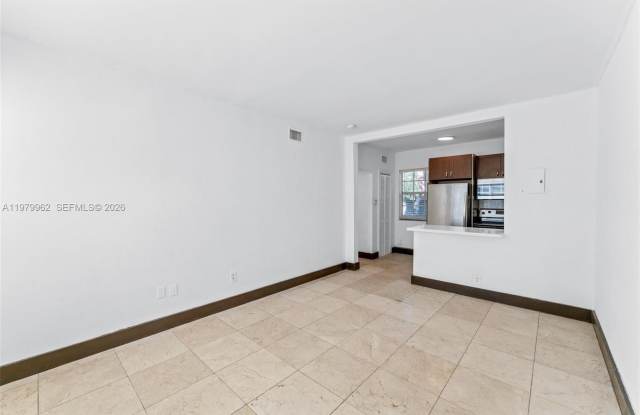 541 NE 62nd St photos photos