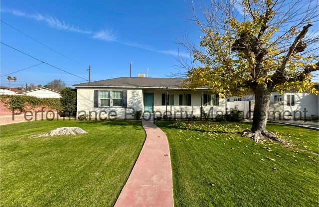 Cozy 3 Bed/1 Bath NE Bakersfield Home w/ Security Deposit Alternative Option - 3141 Linden Avenue, Kern County, CA 93305
