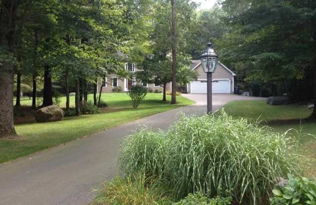 14 Emily Ln Gallery 4