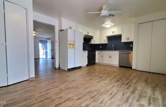 3710 E THUNDERBIRD Road Gallery 3