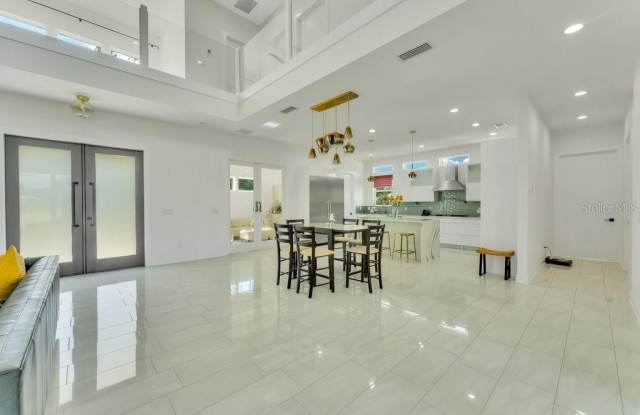 10468 SW 32ND Avenue Gallery 3