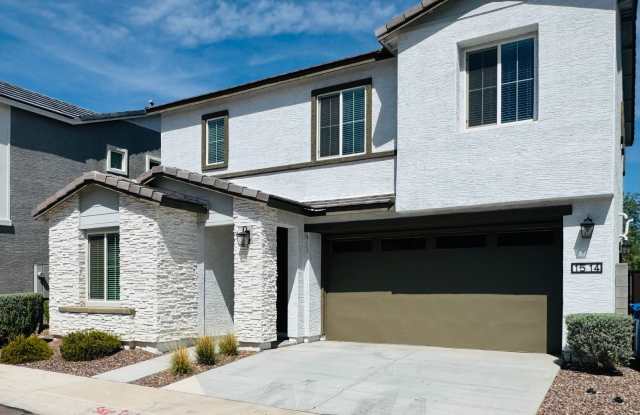 Spacious Two-Story Home in a Gated Community! Gallery 4