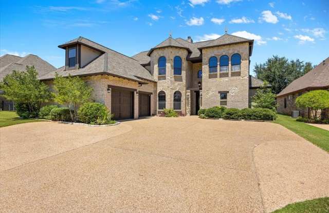 2310 Vienna Drive - 2310 Vienna Drive, Granbury, TX 76048