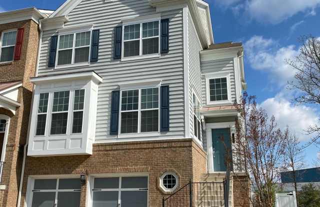43630 WHITE CAP TERRACE - 43630 White Cap Terrace, South Riding, VA 20152
