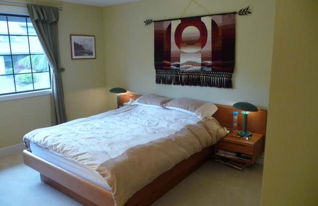 Spacious Somerset Home Near Top Schools and Bellevue Tech Hubs photos photos