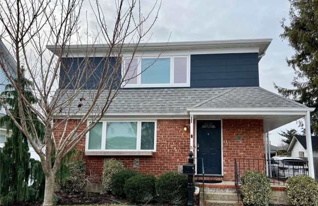 5 Plainfield Avenue - 5 Plainfield Avenue, East Rockaway, NY 11518