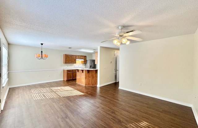 5154 Victoria Dr Gallery 3