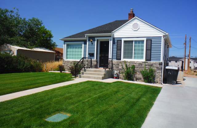 Charming Two Bedroom, One Bathroom Basement Apartment in Cedar City - 427 North 300 West, Cedar City, UT 84721