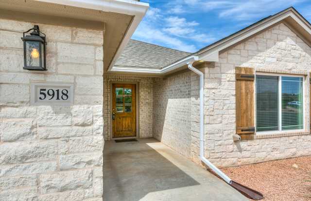 NOW AVAILABLE | Pristine 3-Bedroom Home in the Bluffs Neighborhood! Gallery 4