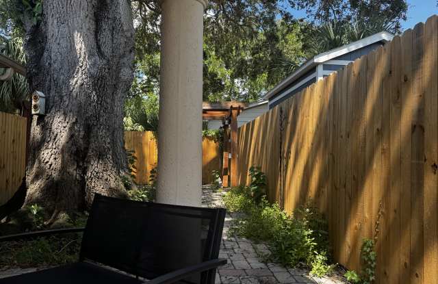 1006 N Fremont Ave photos photos