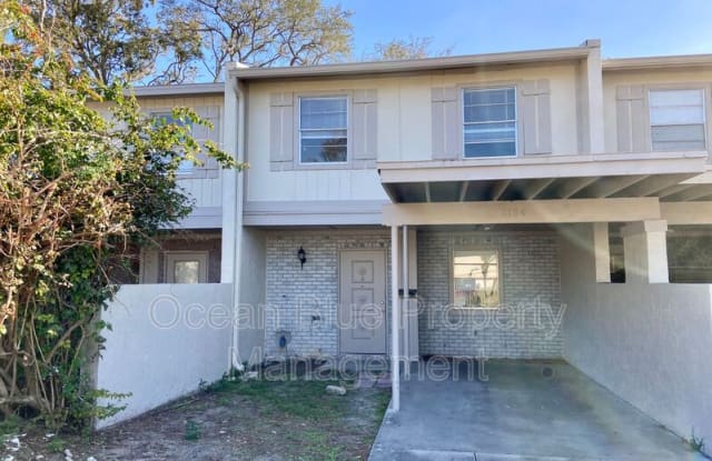 5104 Tennis Court Circle - 5104 Tennis Court Circle, Tampa, FL 33617