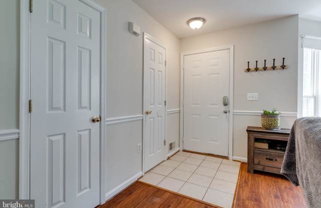 4827 BENECIA LANE Gallery 2