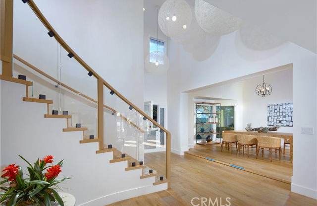2572 Bayshore Drive Gallery 3