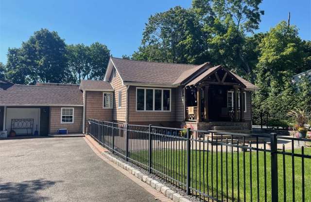 26 Altamore Street - 26 Altamore Street, Melville, NY 11747