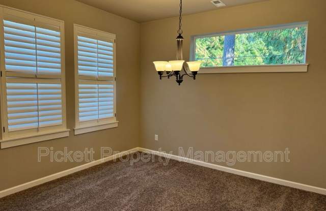 2614 NE Noll Valley Loop Gallery 4