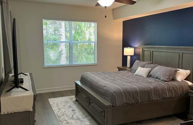 ** BEAUTIFUL 3/2 TARPON BAY COACH HOME IN NORTH NAPLES ** FURNISHED Gallery 4
