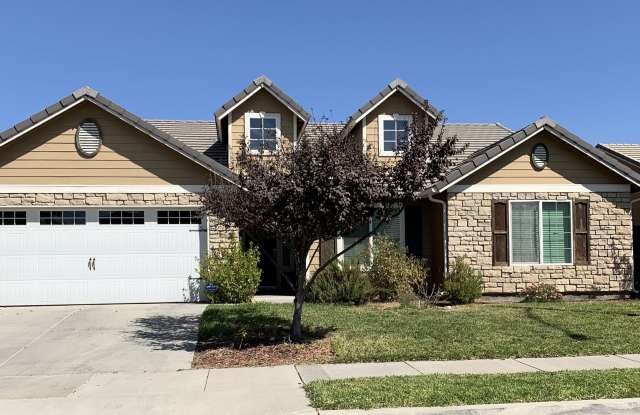 4 Bedroom 2 1/2 Bath Home Gallery 1