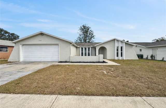 12028 SHADOW RIDGE BOULEVARD - 12028 Shadow Ridge Boulevard, Meadow Oaks, FL 34669