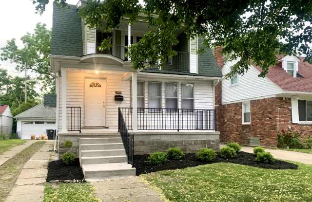 15307 Biltmore Street photos photos