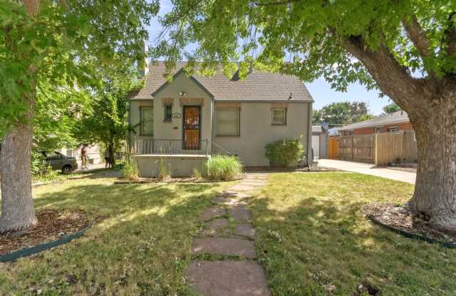 4 bed / 2 bath Beautiful, Bright, and Spacious Denver Home photos photos