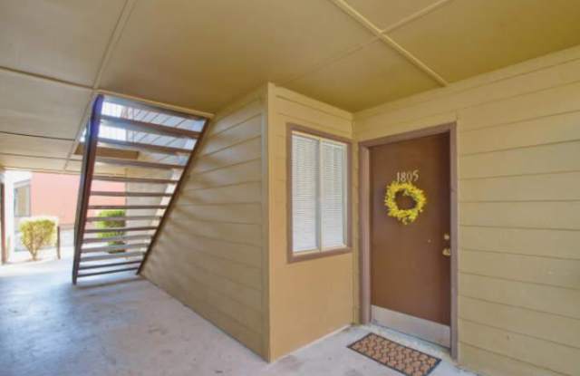 3463 Oakdale Gallery 2