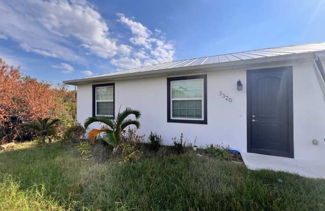 Almost New 2023 Built 3/2 in Convenient Punta Gorda Location photos photos