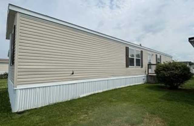 220 Pheasant Lane Gallery 3