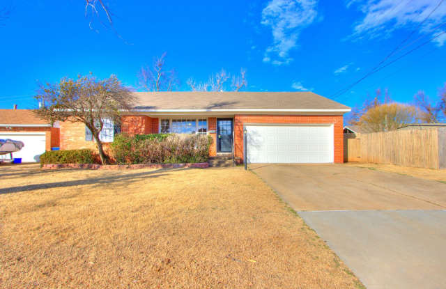 3 Bedroom Rental in the Village!! - 9417 Mahler Place, The Village, OK 73120