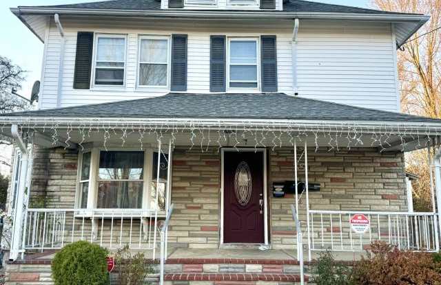 1088 South Franklin - 1088 South Franklin Street, Holbrook, MA 02343