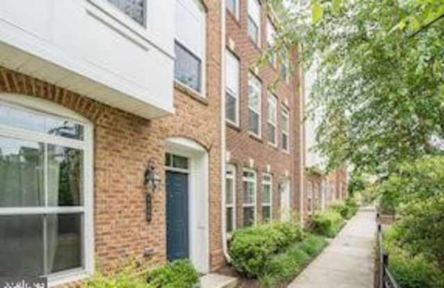 9652 PULLMAN PLACE Gallery 3
