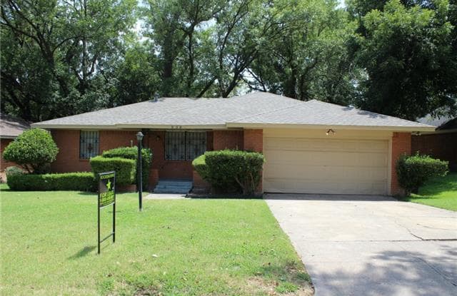 938 Indian Creek Trl - 938 Indian Creek Trail, Dallas, TX 75241